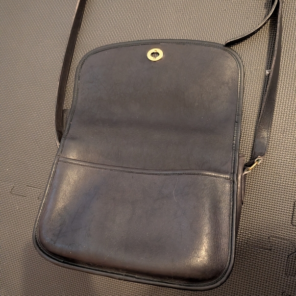 Vintage 1980s Coach City Bag - Picture 3 of 9